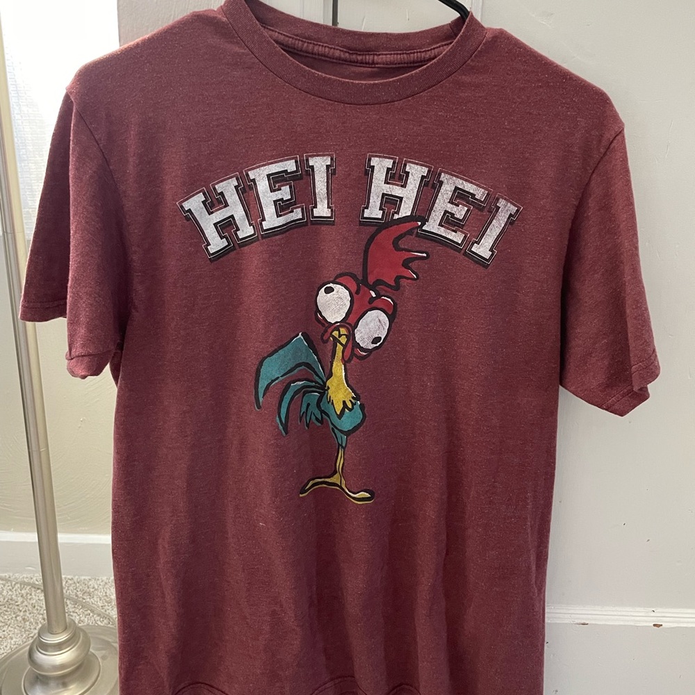 Hei-Hei Disney Parks T-Shirt Medium